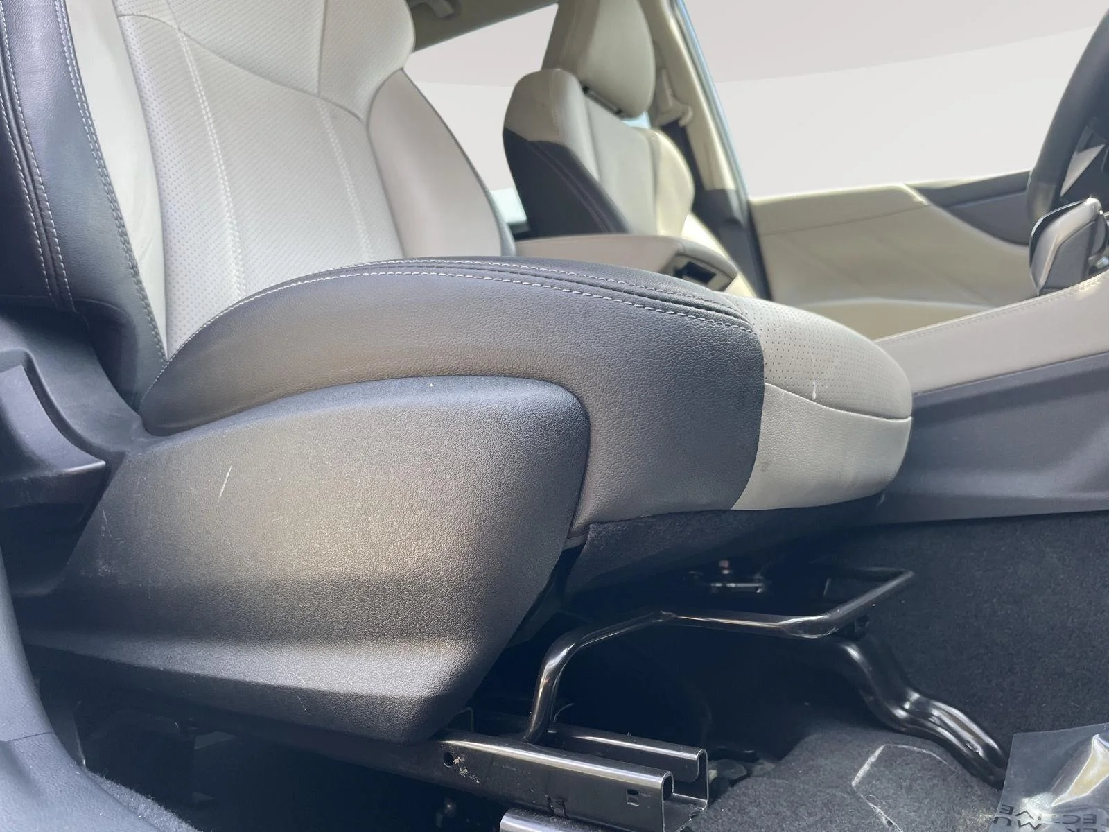 Used 2020 Horizon Blue Pearl Subaru Limited image 5
