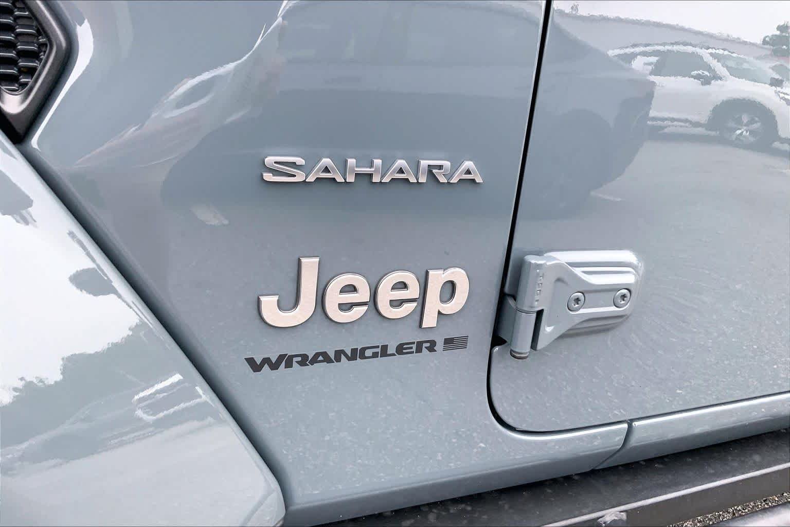 Used 2024 Anvil Clear Coat Jeep Sahara image 10