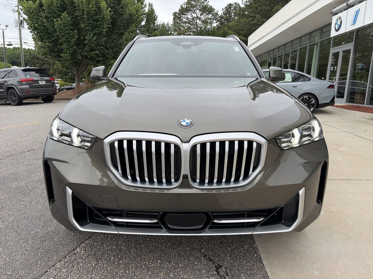 New 2026 Manhattan Green Metallic BMW xDrive40i image 10