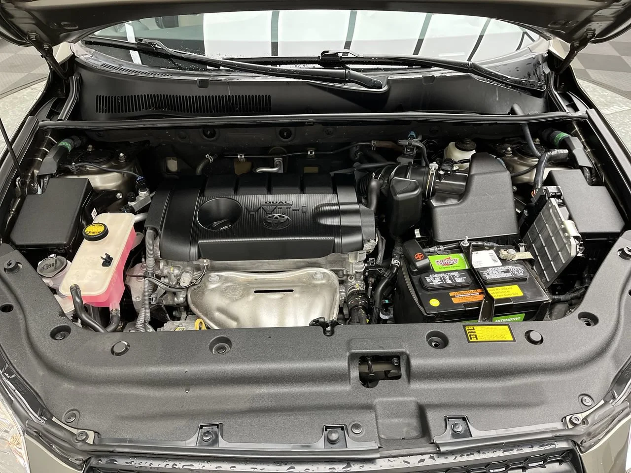 Used 2012  Toyota  image 23