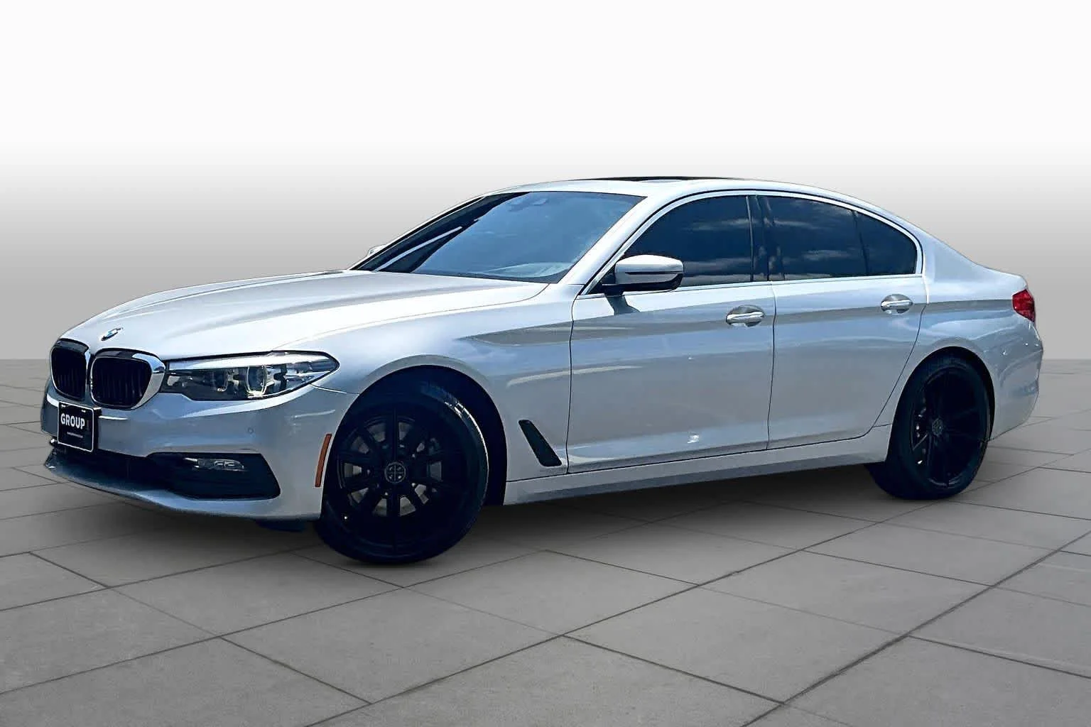 2018 BMW 5 Series 530i Sedan's photo