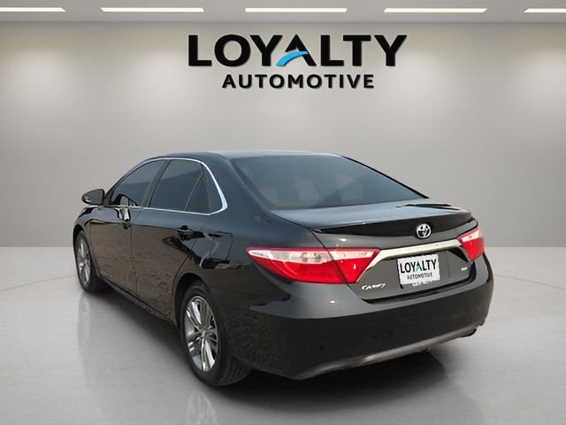 Used 2015 Black Toyota LE image 3