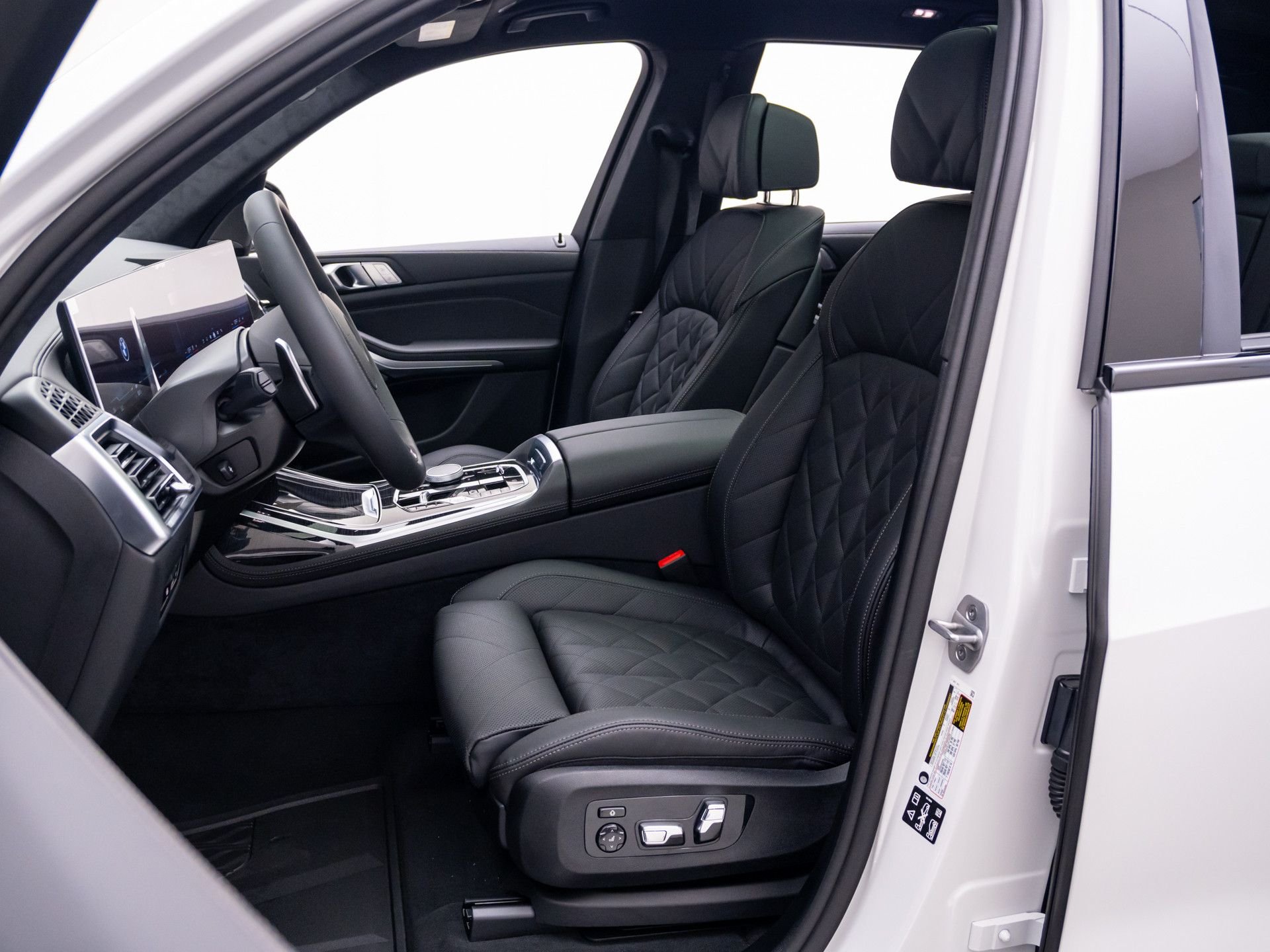 New 2027 Mineral White Metallic BMW xDrive40i image 17