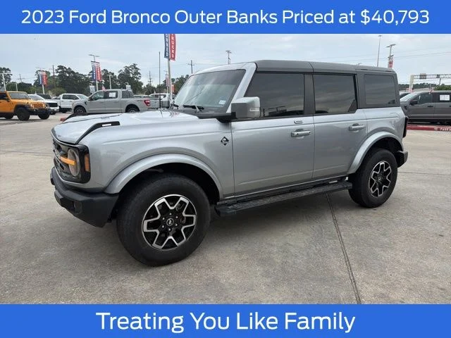 2023 Ford Bronco Outer Banks 4x4's photo