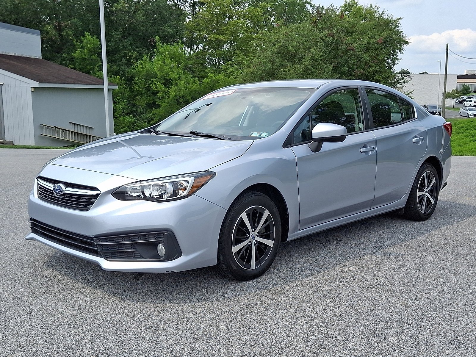 Used 2023 Ice Silver Metallic Subaru Premium image 3