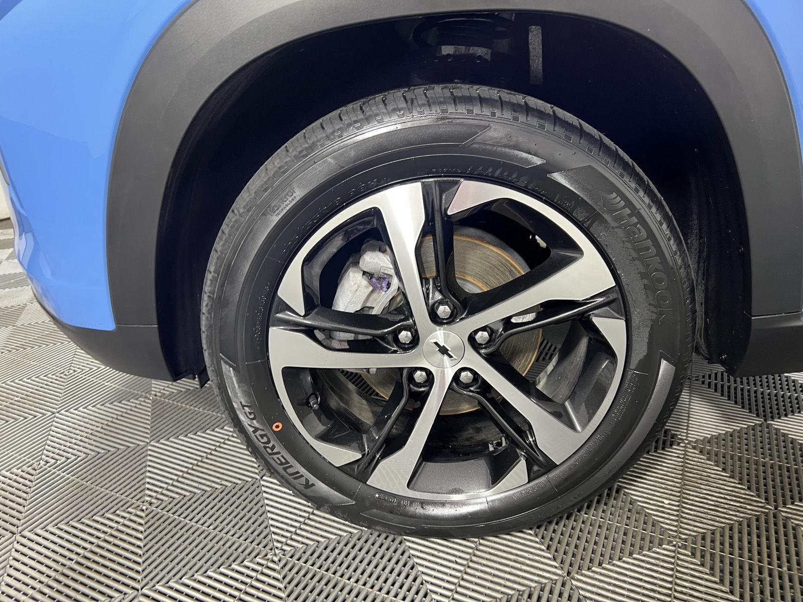 Used 2024 Fountain Blue Chevrolet 1RS image 18