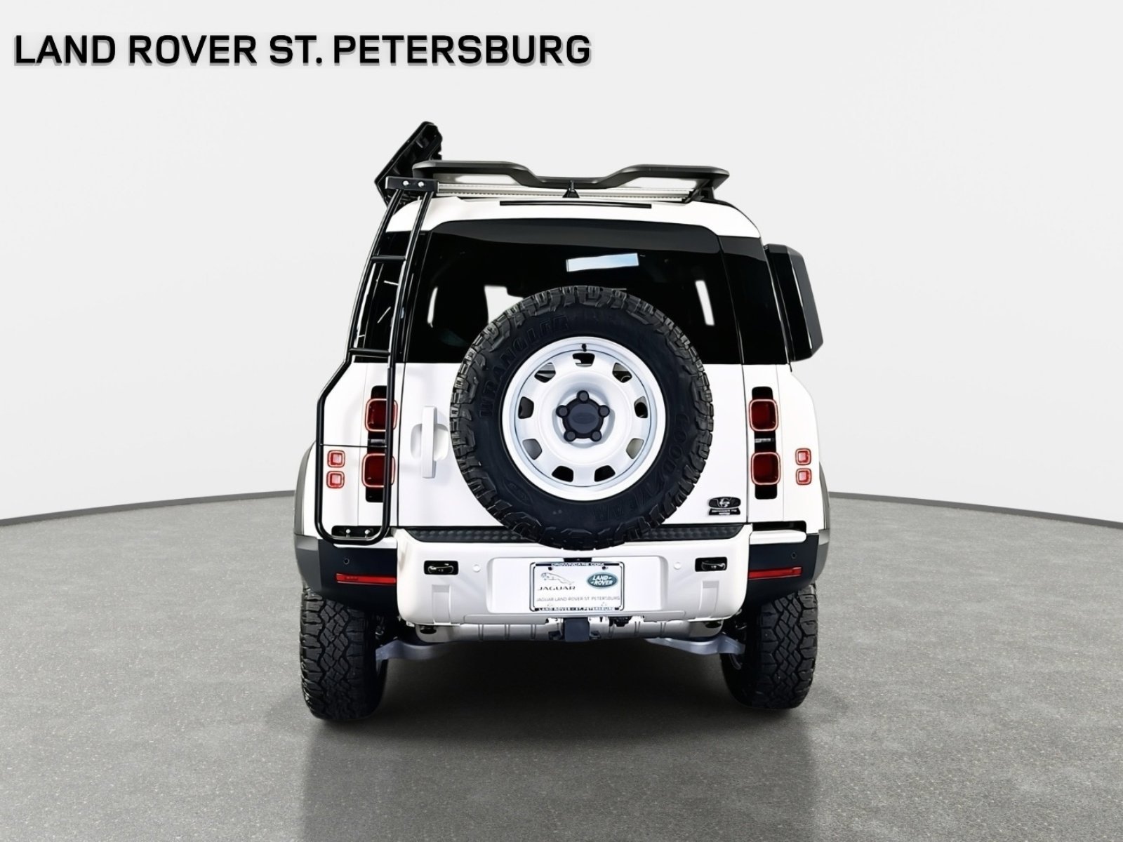 Used 2024 White Frost Land Rover S image 6