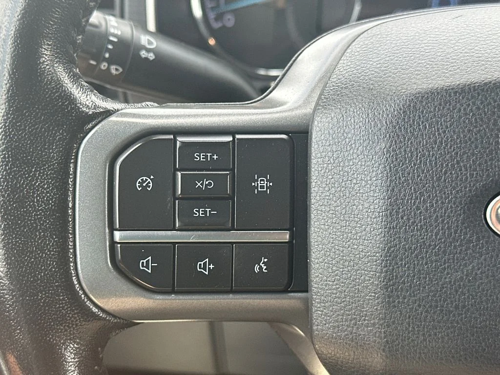 Used 2022 Red Ford XLT image 25