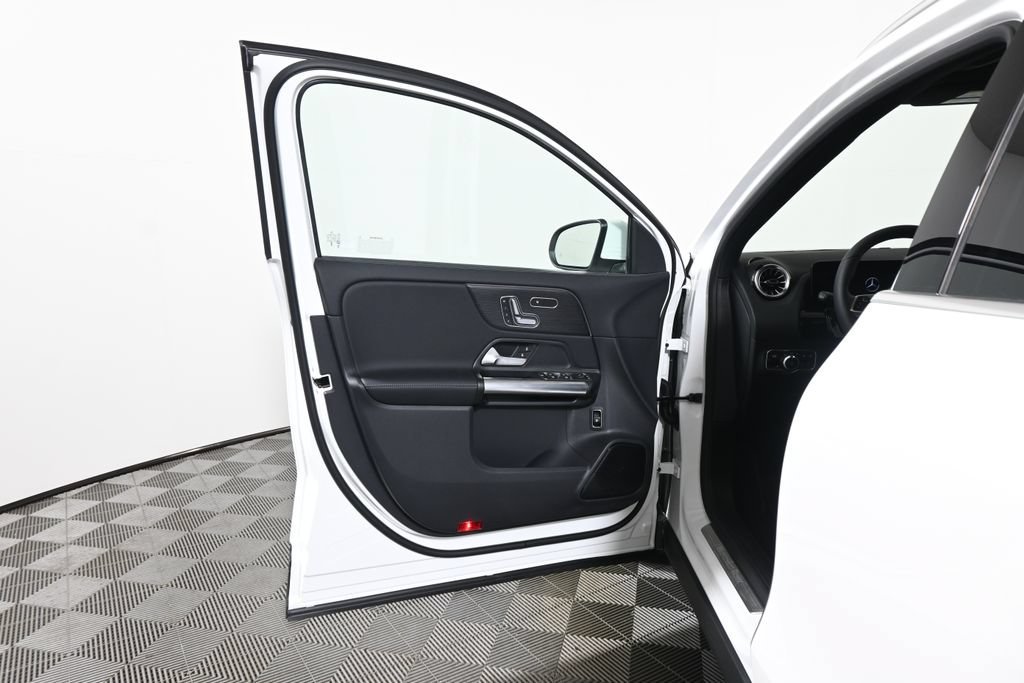 New 2026 Polar White Mercedes-Benz GLA 250 image 66