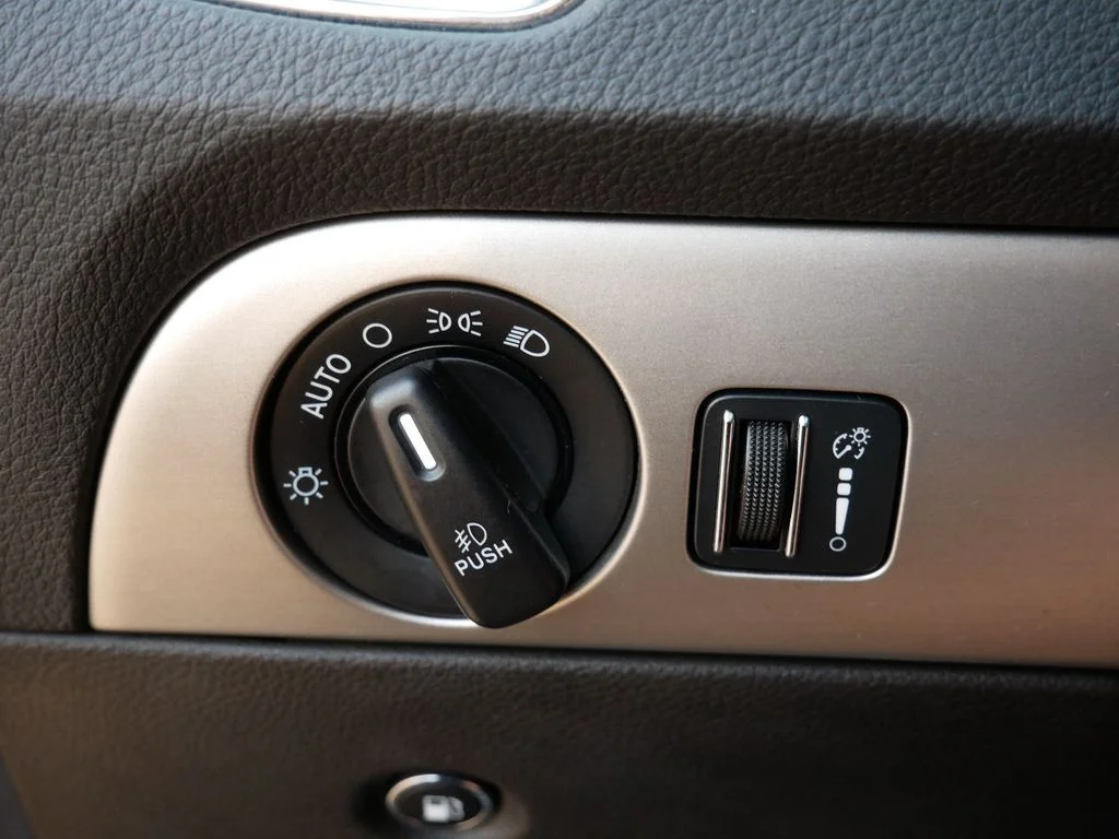 Used 2015 Gray Dodge SXT image 18