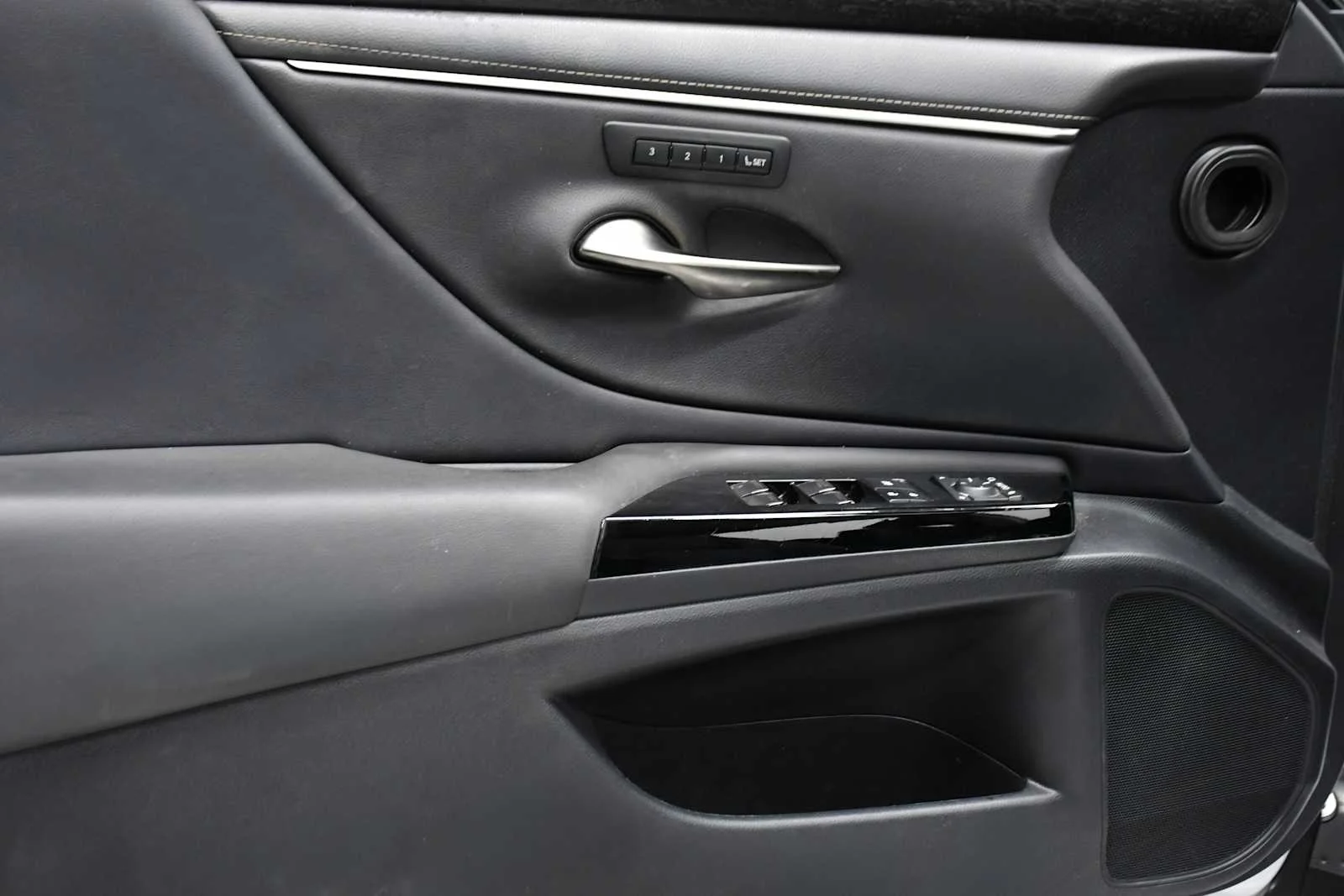 Certified Used 2023 EMINENT WHITE PEARL Lexus  image 14