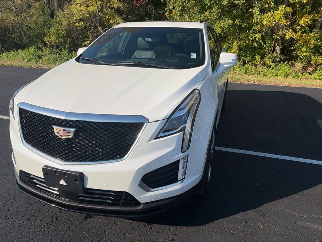 Used 2021 Crystal White Tri-Coat Cadillac Sport image 5