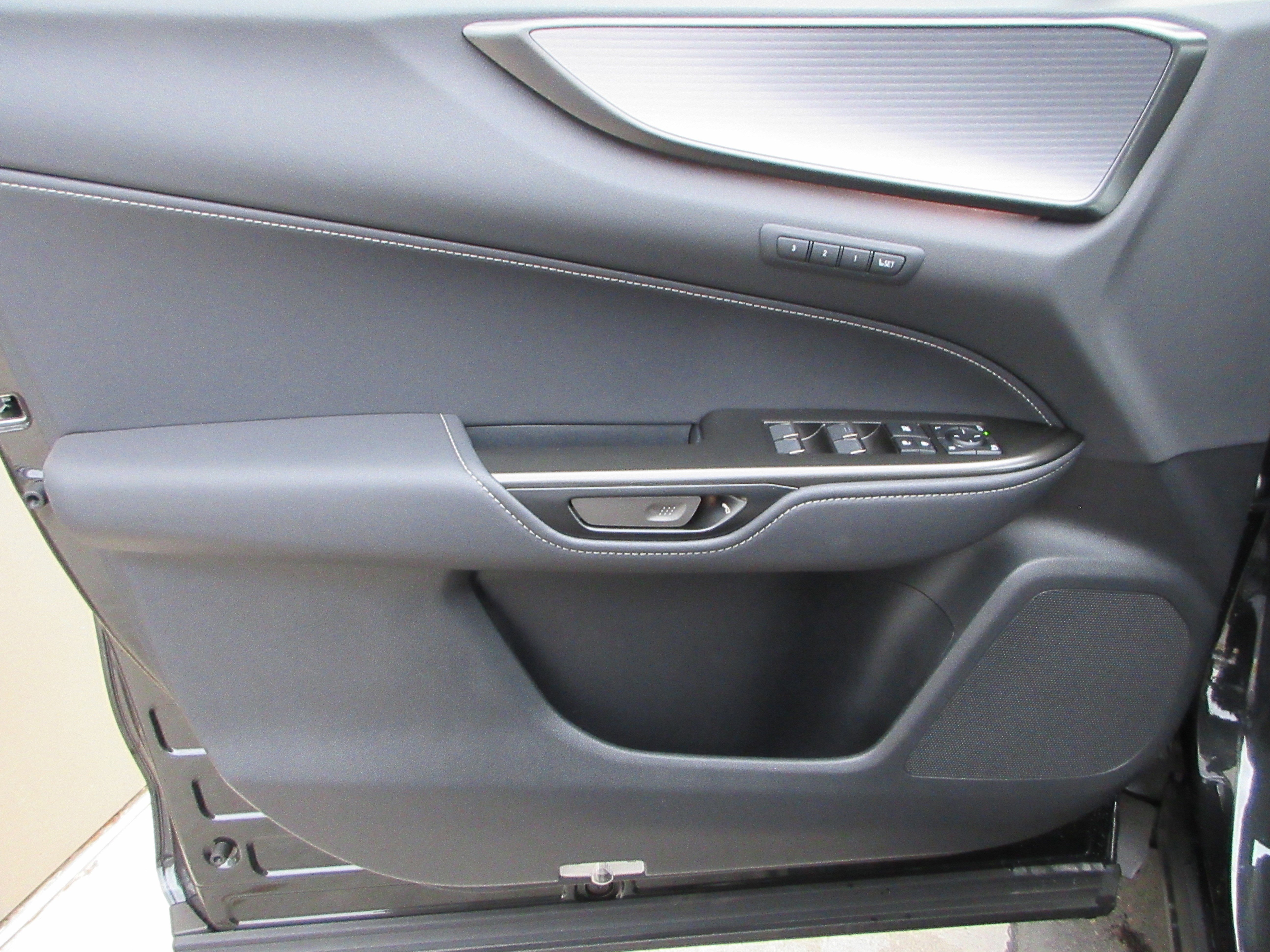 2026 Lexus NX 450h+ F-Sport - Photo 27