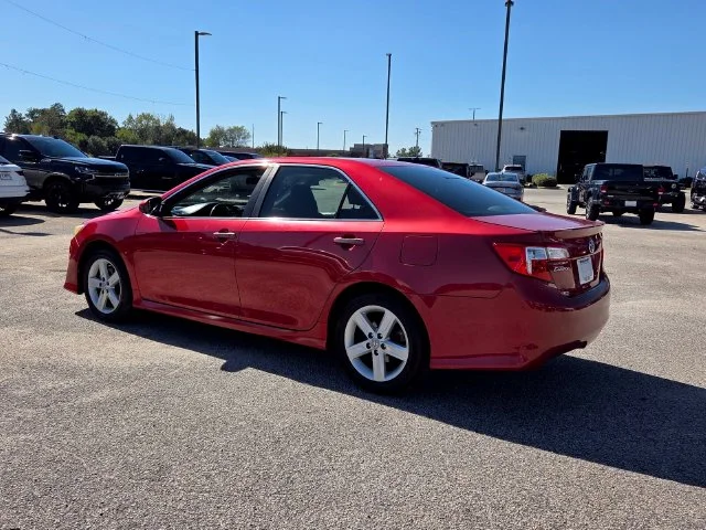 Used 2013 Red Toyota SE image 10