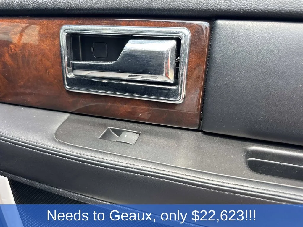 Used 2017 White Lincoln Select image 30
