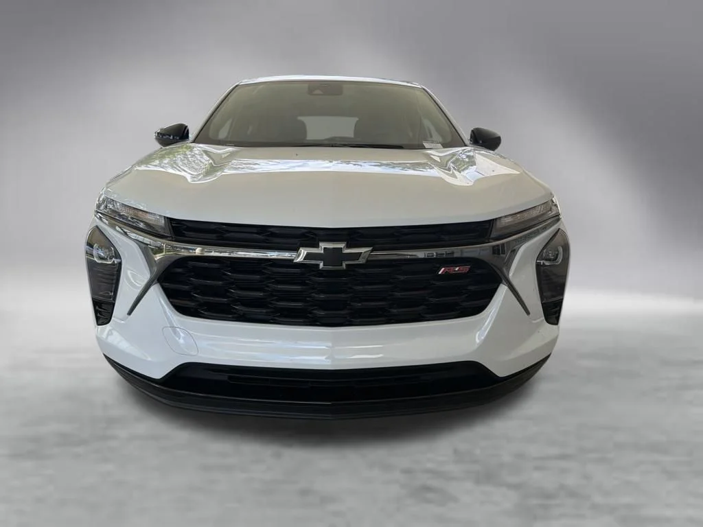 Used 2025 White Chevrolet 1RS image 13
