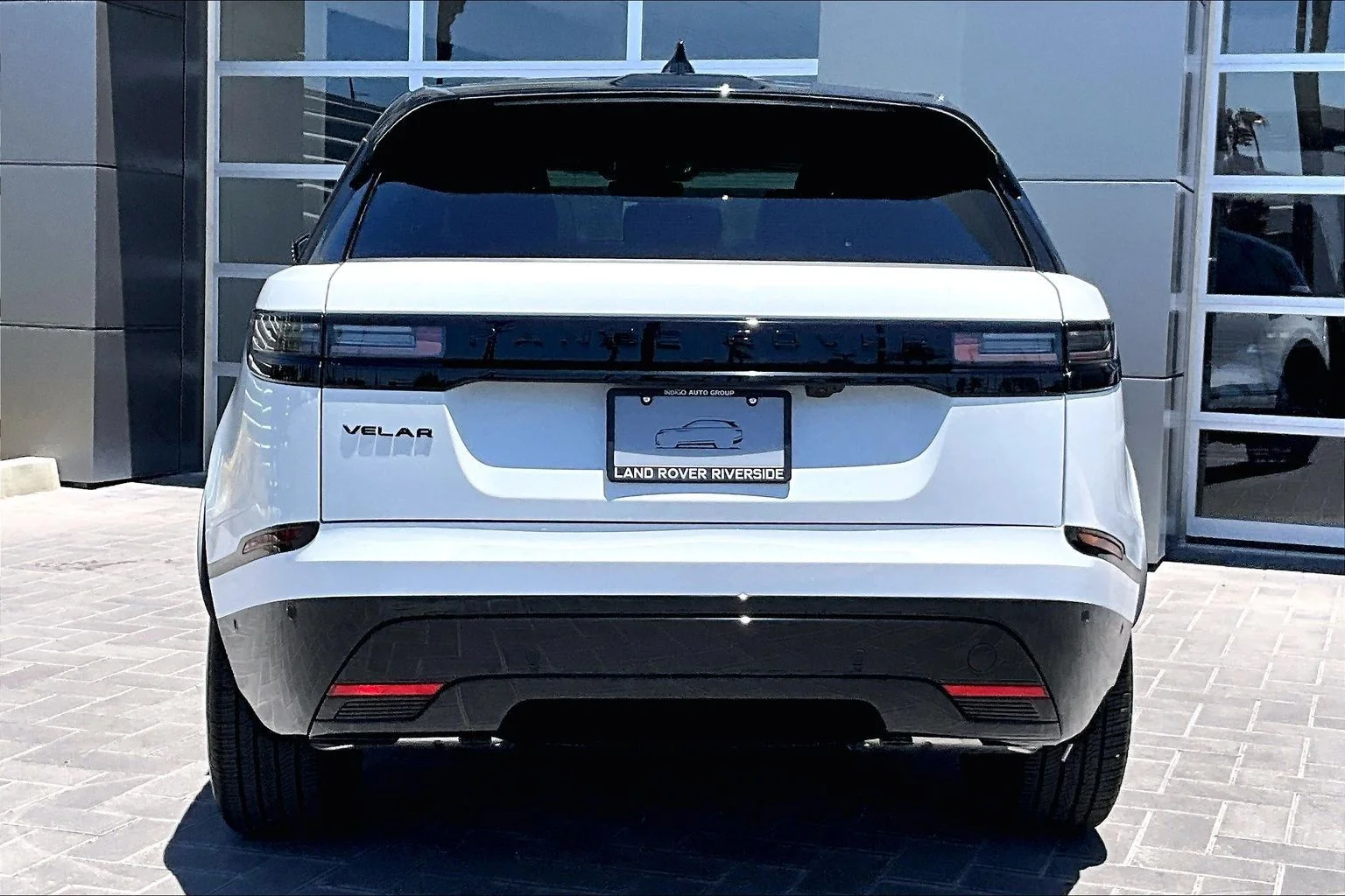 New 2026 Fuji White Land Rover Dynamic SE image 4