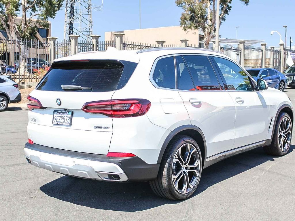 Used 2023 White BMW sDrive40i image 6
