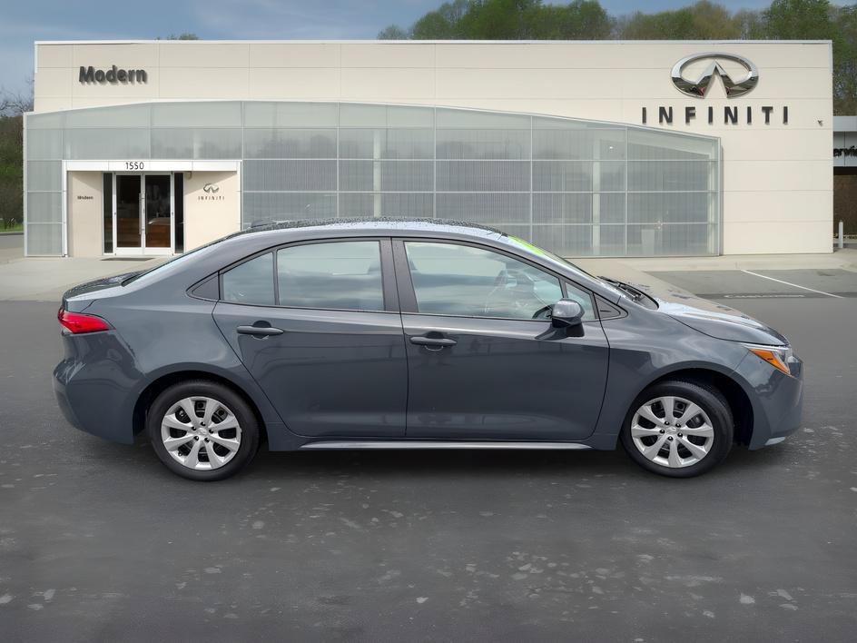 Used 2025 Underground Toyota LE image 3