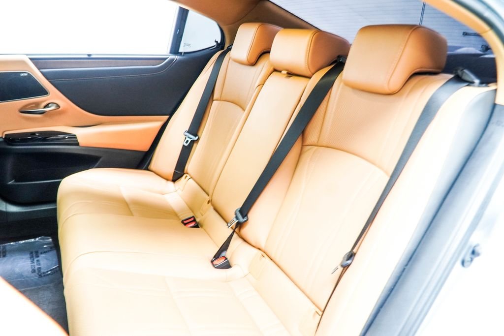 Used 2025 Silver Lexus 350 Ultra Luxury image 40