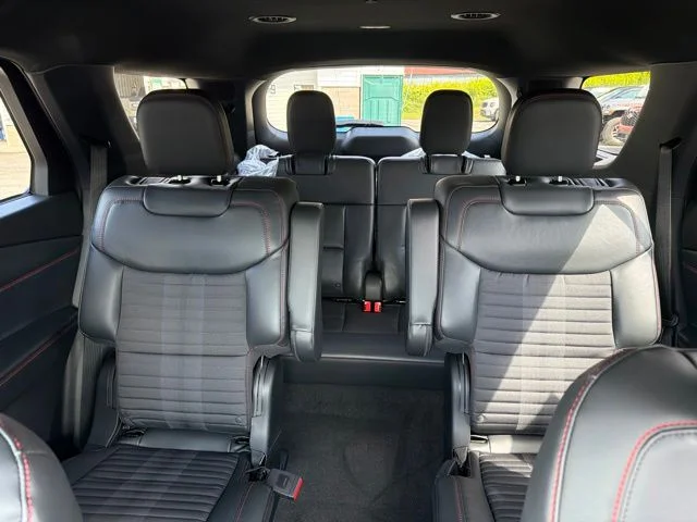 New 2026 Space White Metallic Ford ST-Line image 92