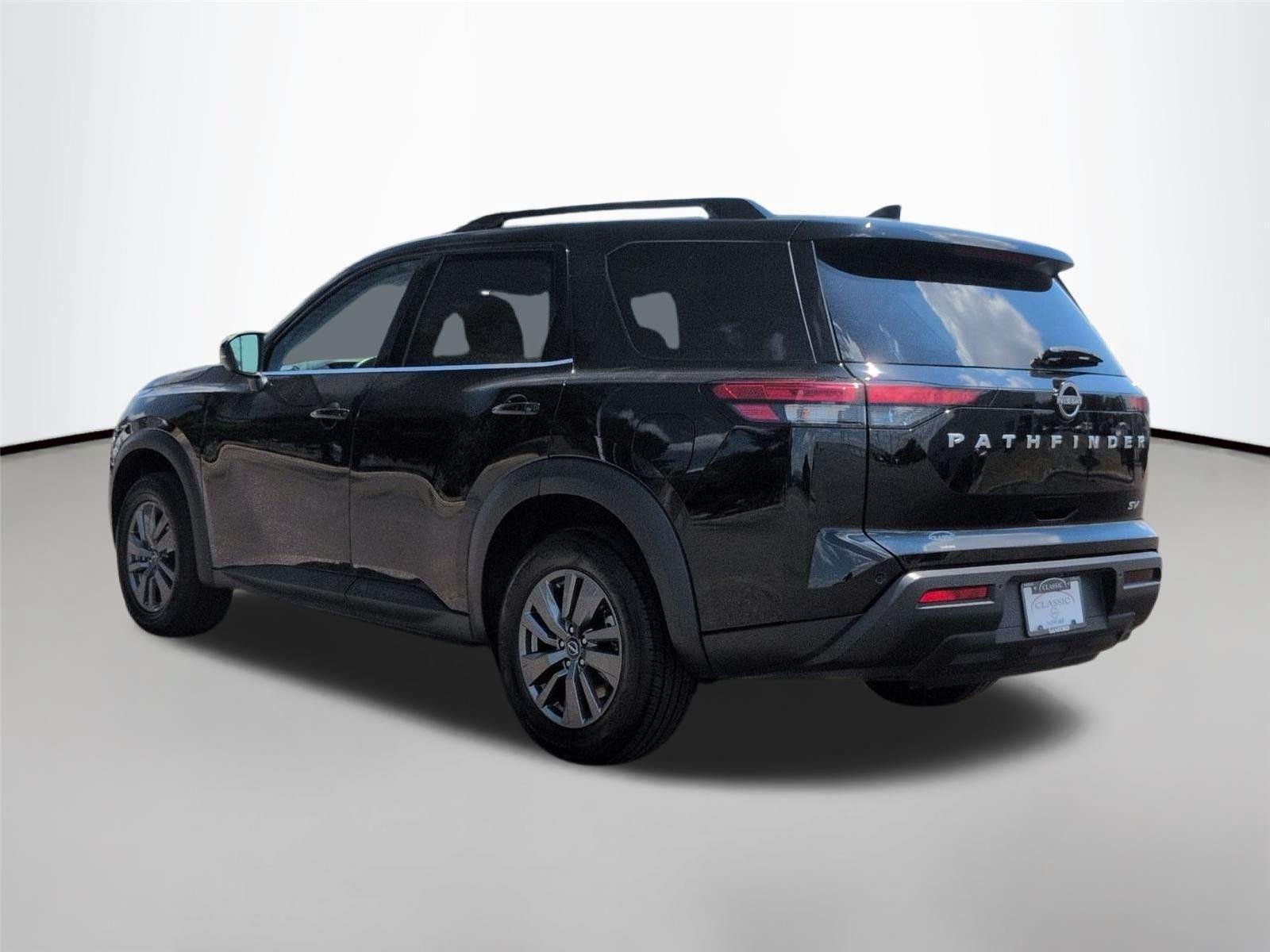 Used 2024  NISSAN SV image 3