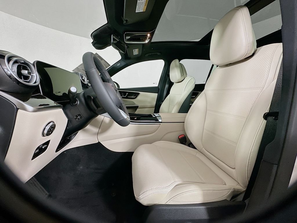 Used 2026 White Mercedes-Benz GLC 300 image 22