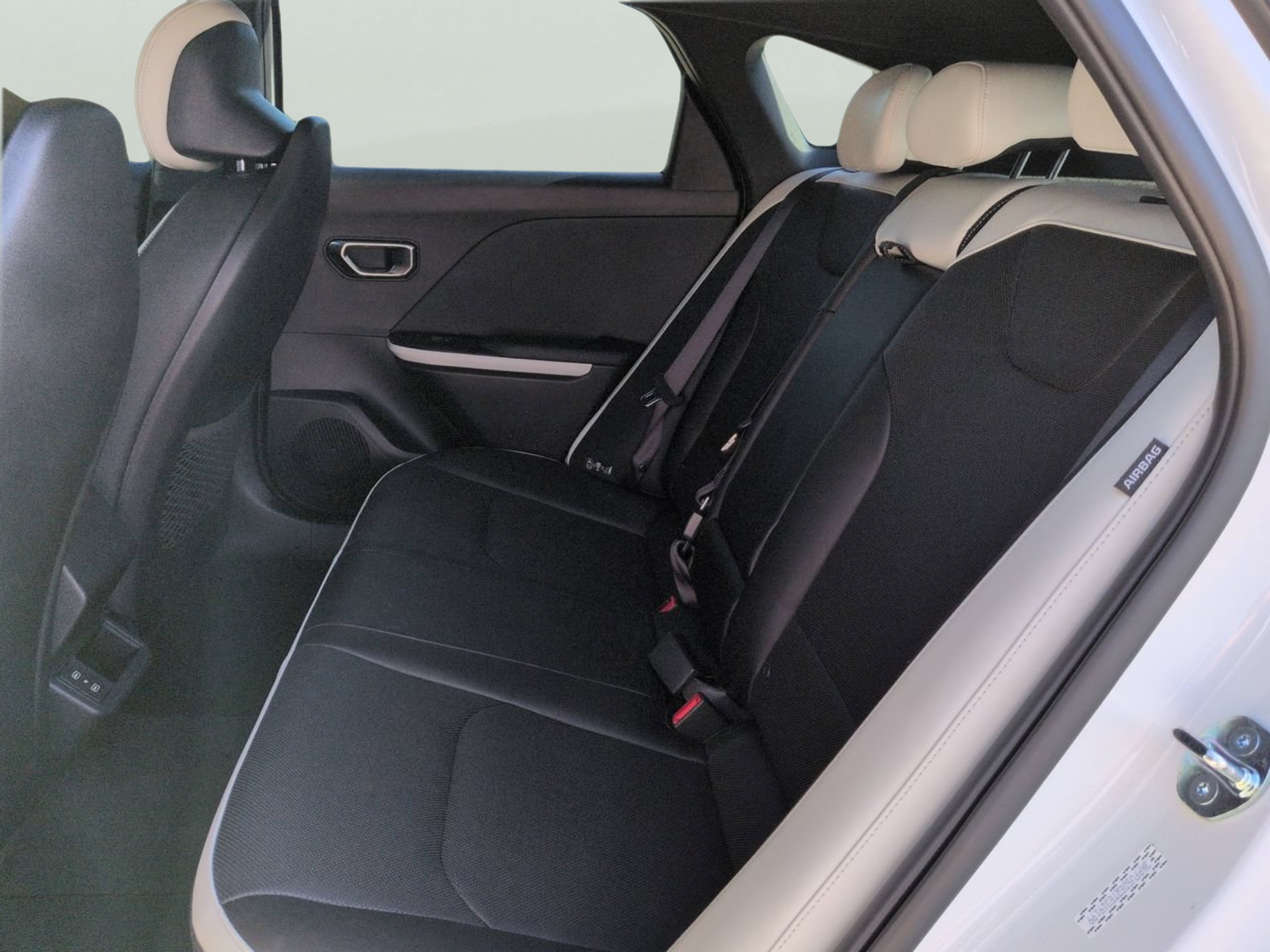 New 2026 Snow White Pearl Kia GT-Line image 41