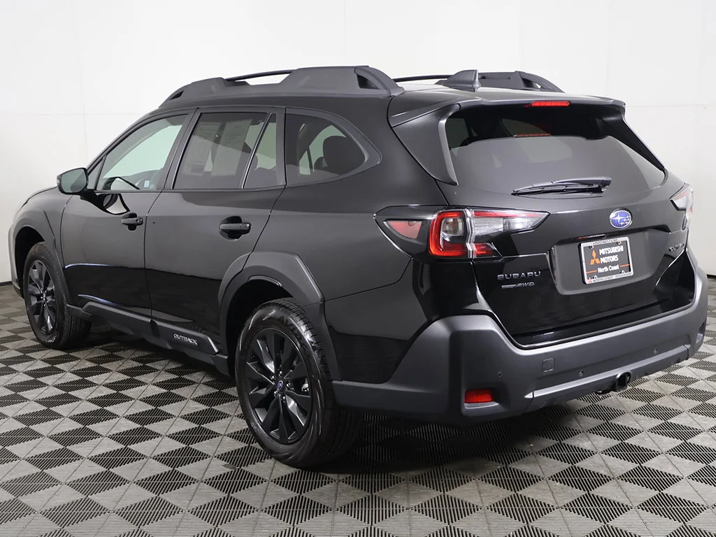 Used 2025 Black Subaru Onyx Edition image 11