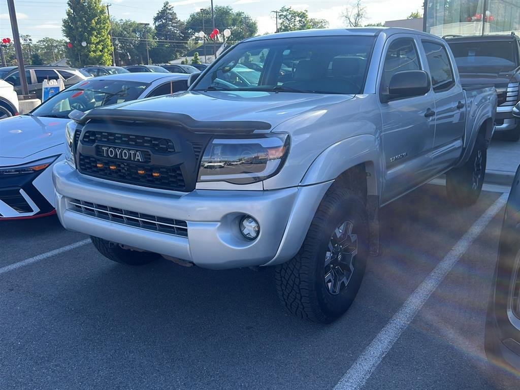 Used 2006 Silver Streak Mica Toyota Base V6 image 1