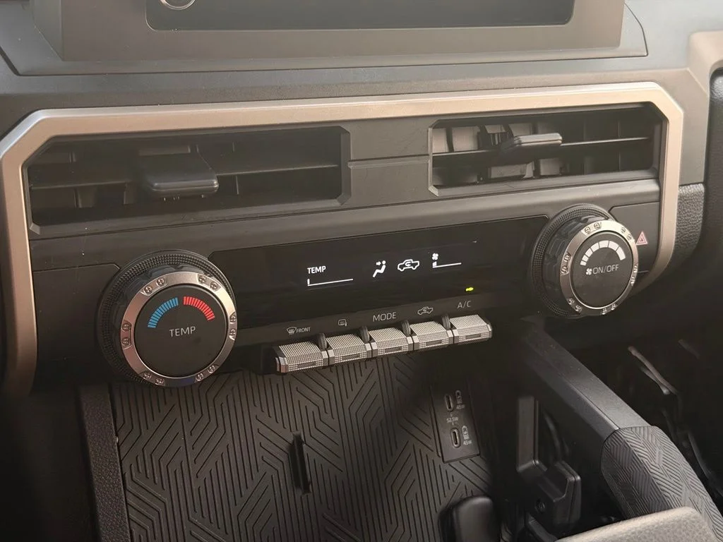 Used 2024  Toyota SR image 28