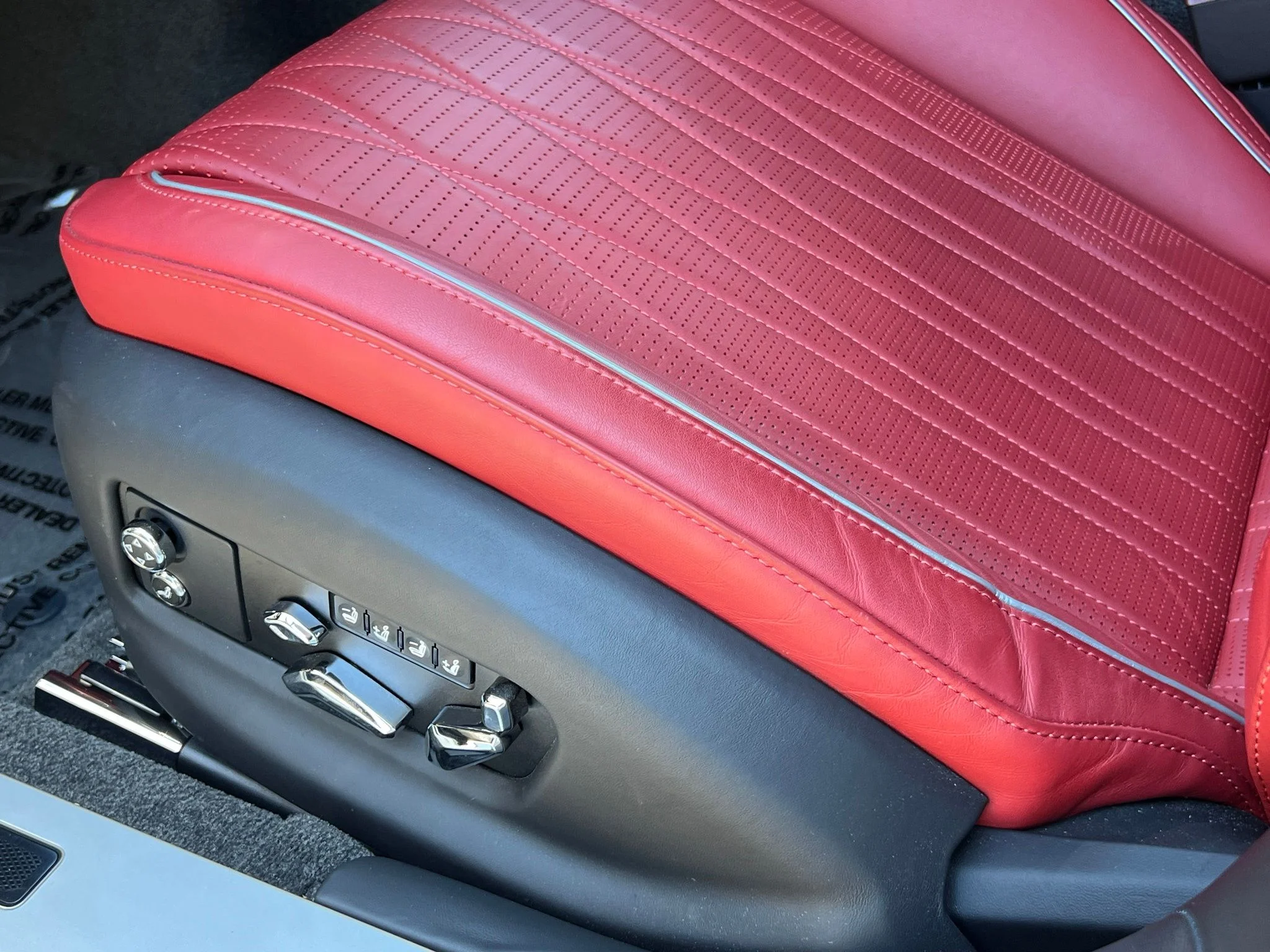 Used 2022  Bentley W12 image 37