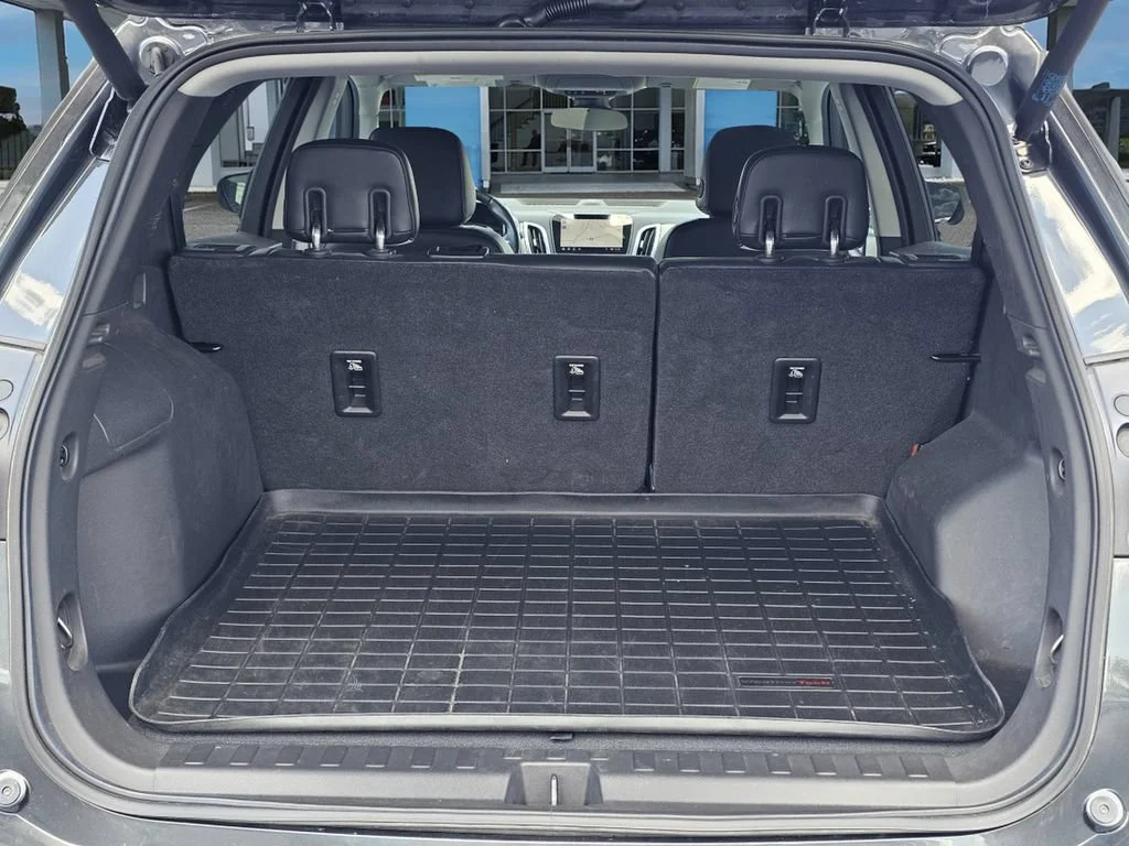 Used 2019 NIGHTFALL GRAY METALLIC Chevrolet Premier image 12