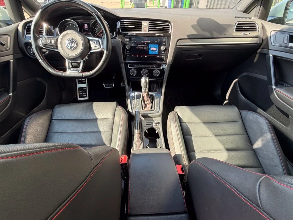 Used 2018 White Volkswagen 2.0T SE image 8
