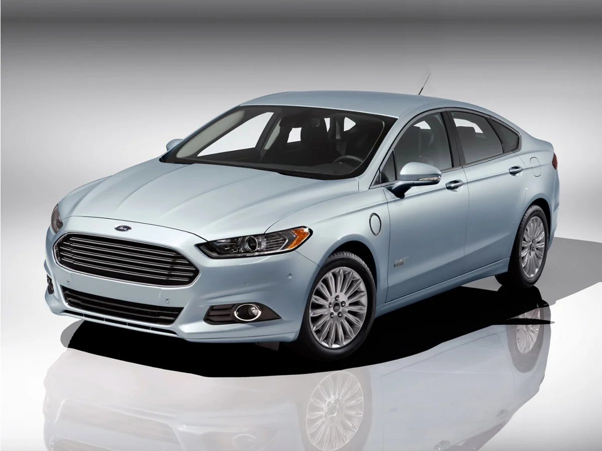 Used 2015  Ford Titanium image 1