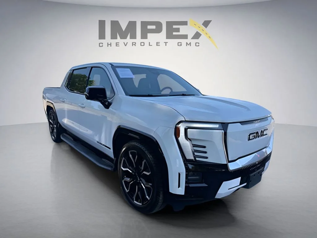 Used 2025 Summit White GMC Extended Range Denali image 7