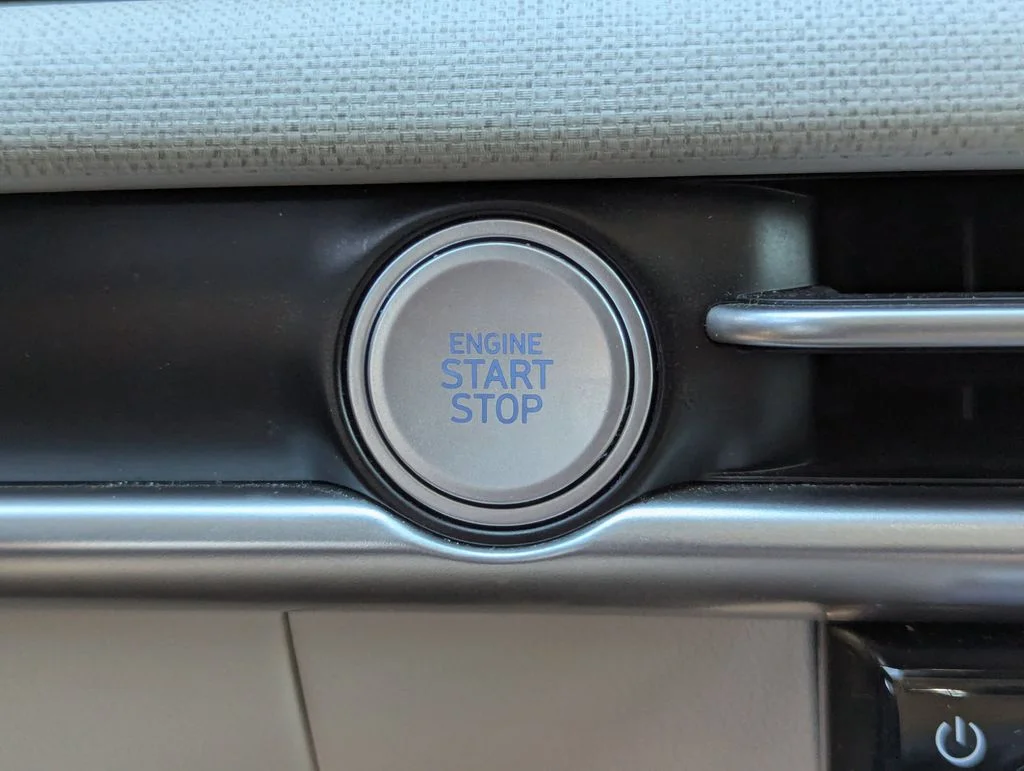 Used 2025 White Hyundai SEL Convenience image 40
