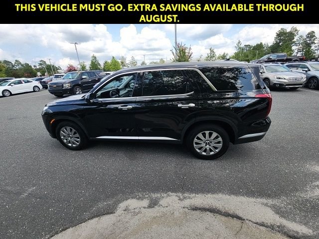 Used 2025 Black Hyundai SEL image 8