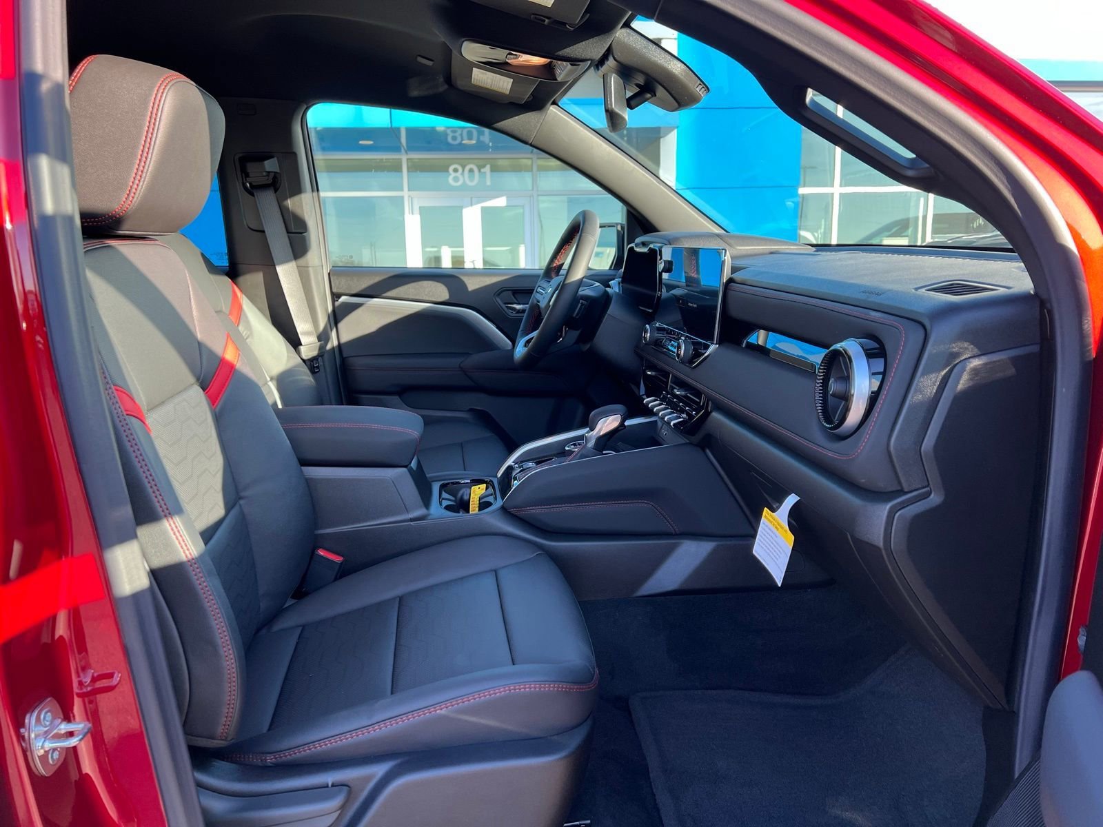 2026 Chevrolet Colorado Z71 - Photo 10