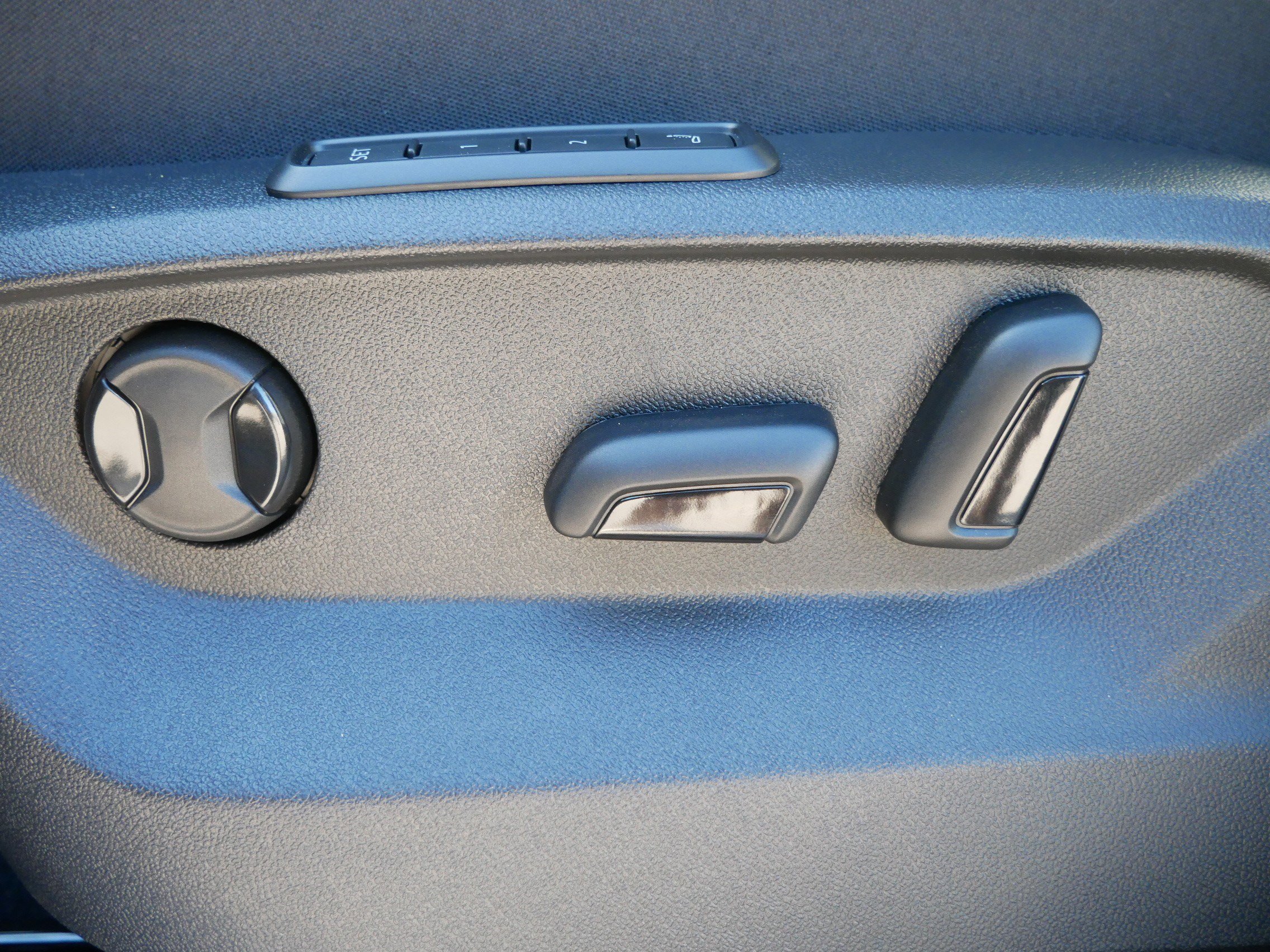 2026 Volkswagen Atlas SEL Premium R-Line - Photo 13