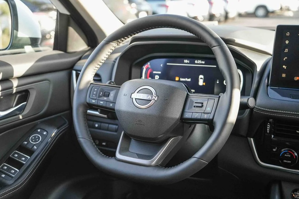 Used 2025 White Nissan SL image 14