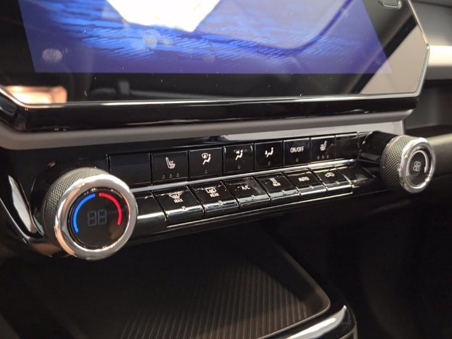 2027 Chevrolet Bolt LT - Photo 21