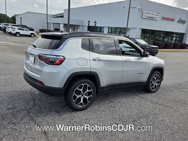 New 2026 Silver Zynith Metallic Clear-Coat Exterior Paint Jeep Limited image 15