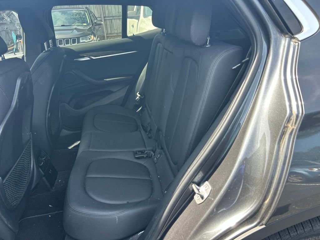 Used 2018 Gray BMW xDrive28i image 14