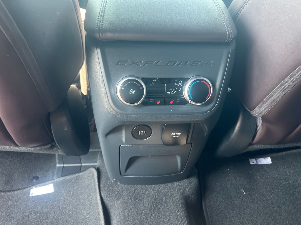 Used 2025 Black Ford Platinum image 26