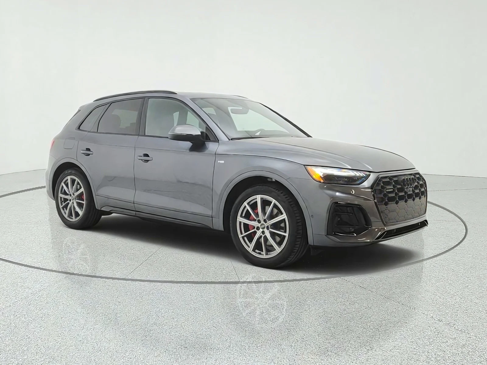 Used 2024 Daytona Gray Pearl Effect Audi S line Prestige 55 TFSI e quattro image 3