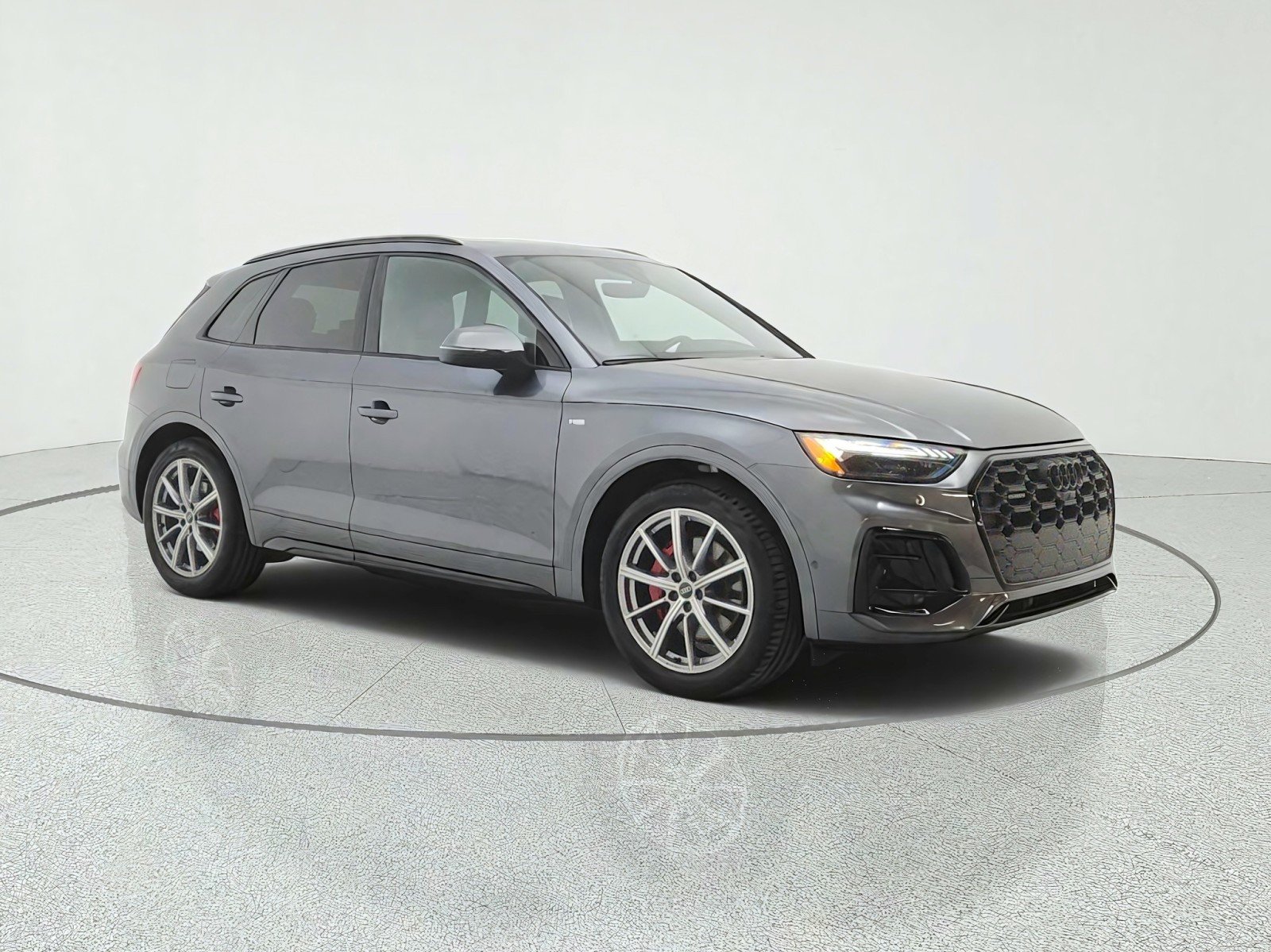 Used 2024 Daytona Gray Pearl Effect Audi S line Prestige 55 TFSI e quattro image 3