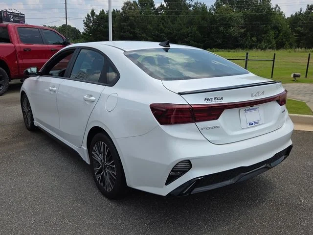 Used 2024 White Kia GT-Line image 10