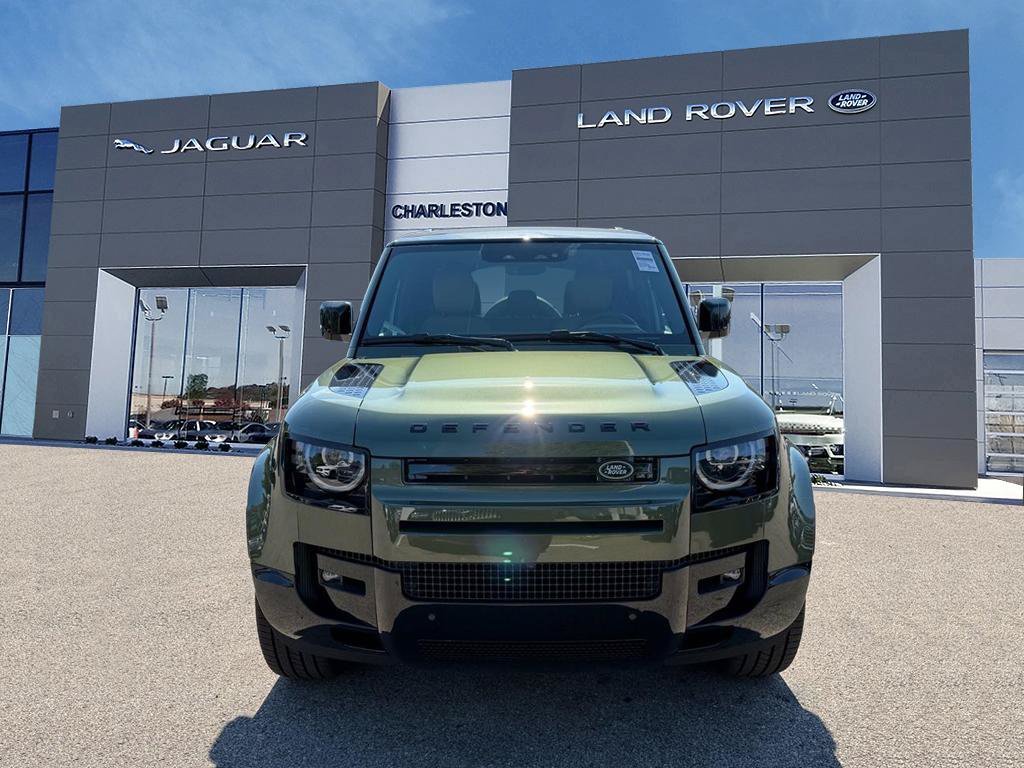 New 2026 Woolstone Green Metallic Land Rover X-Dynamic SE image 8