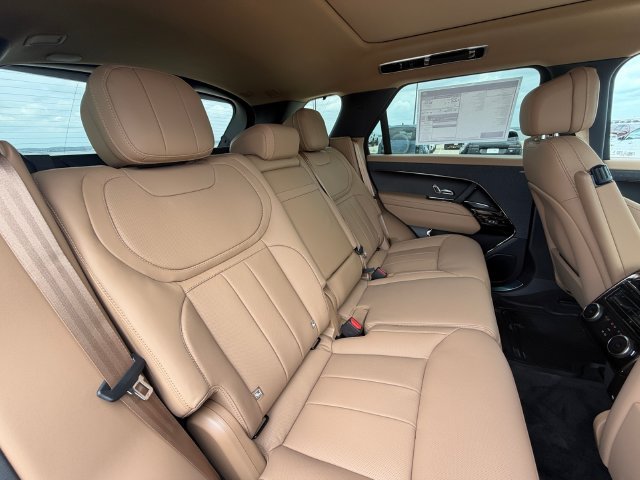 New 2027 Santorini Black Land Rover SE image 17